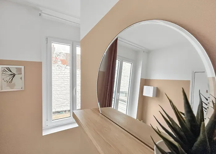 Fibre Rapide Cosy Rénové Queen Size Proche Lille Appartement Roubaix